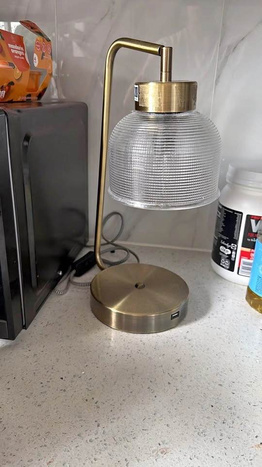 Kitchen lamp with usb port