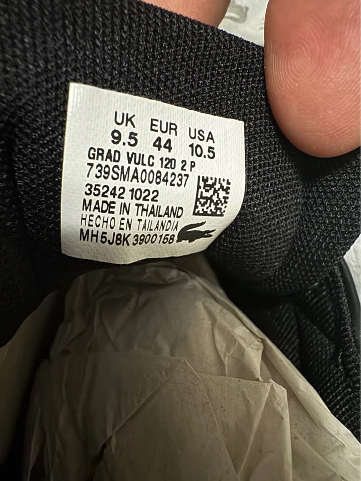 Lacoste sneakers in size 10.5 - photo 2
