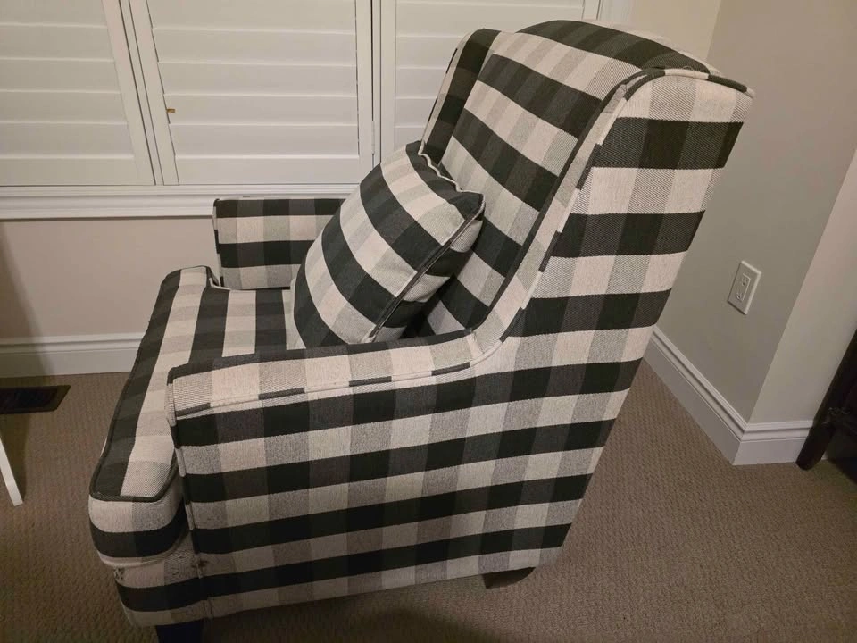 Accent chair - photo 2