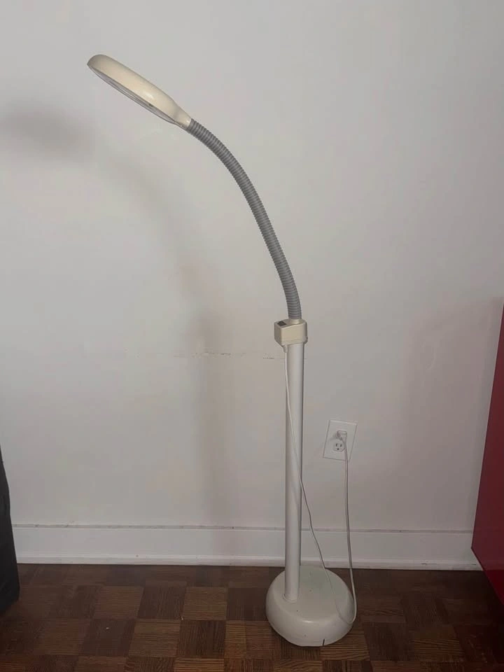 White LED Professional Lamp with Flexible Neck - photo 2