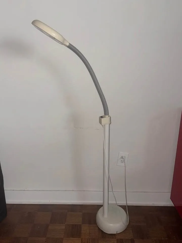 White LED Professional Lamp with Flexible Neck - photo 2