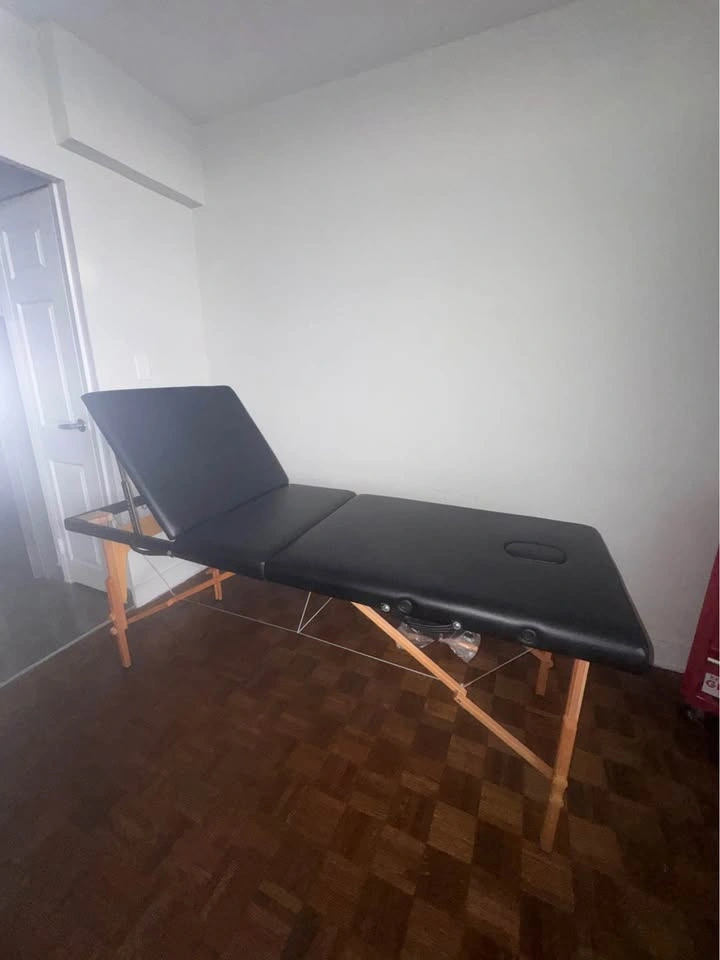 Greenlife Portable Folding Massage Table + Carrying Case - photo 3
