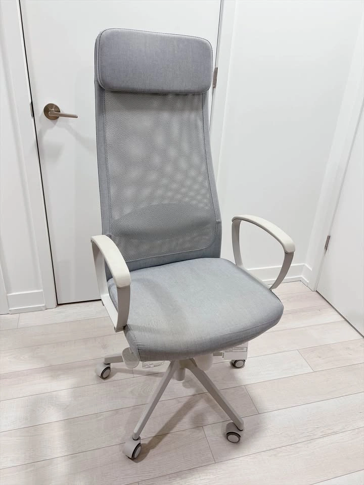 Moving Sale - IKEA Markus chair in grey - photo 3