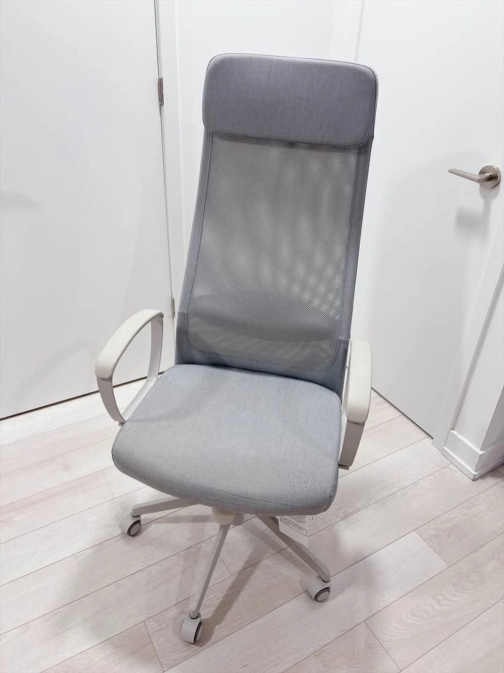 Moving Sale - IKEA Markus chair in grey - photo 4