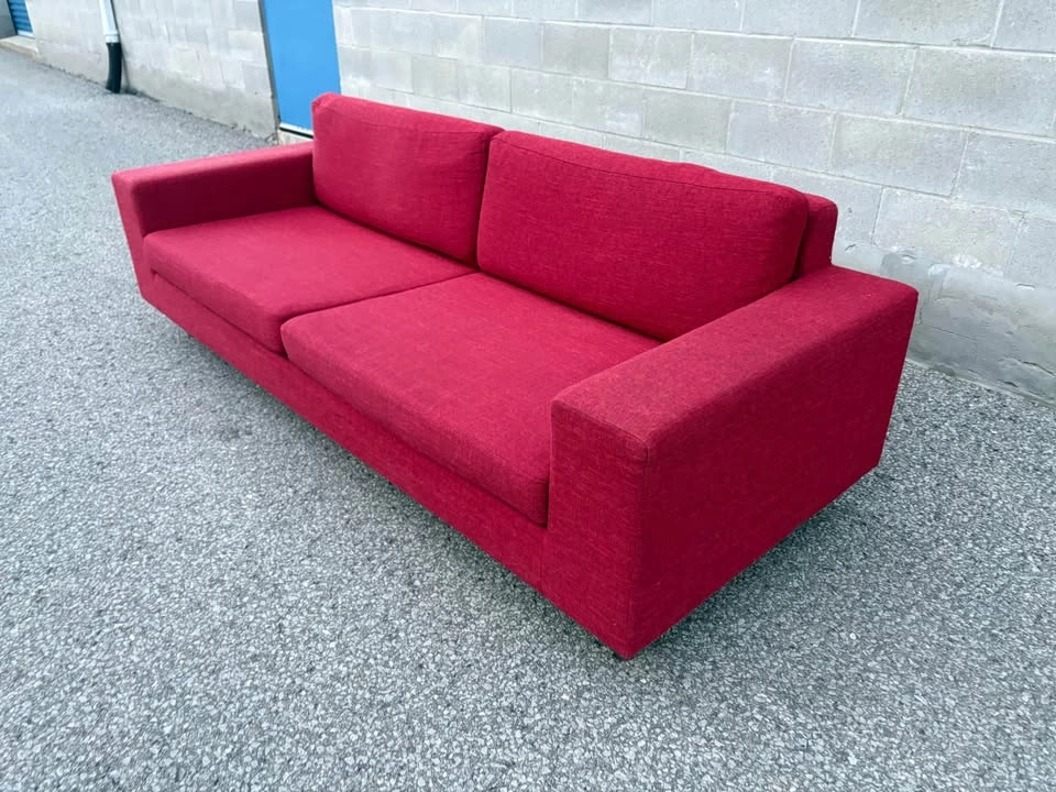 Red Large Love Seat - Delivery Available - photo 3