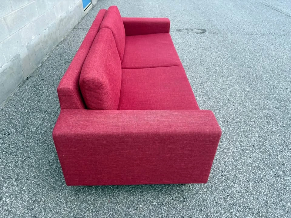 Red Large Love Seat - Delivery Available - photo 4