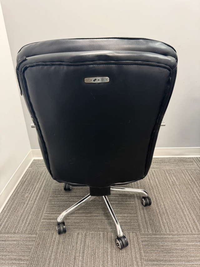 Luxurious La-Z-Boy Leather Office Chair - photo 4