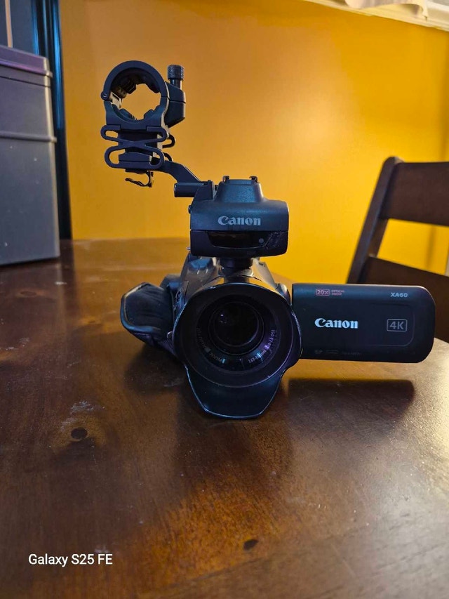 Canon XA-60 4K UHD Camcorder - photo 3