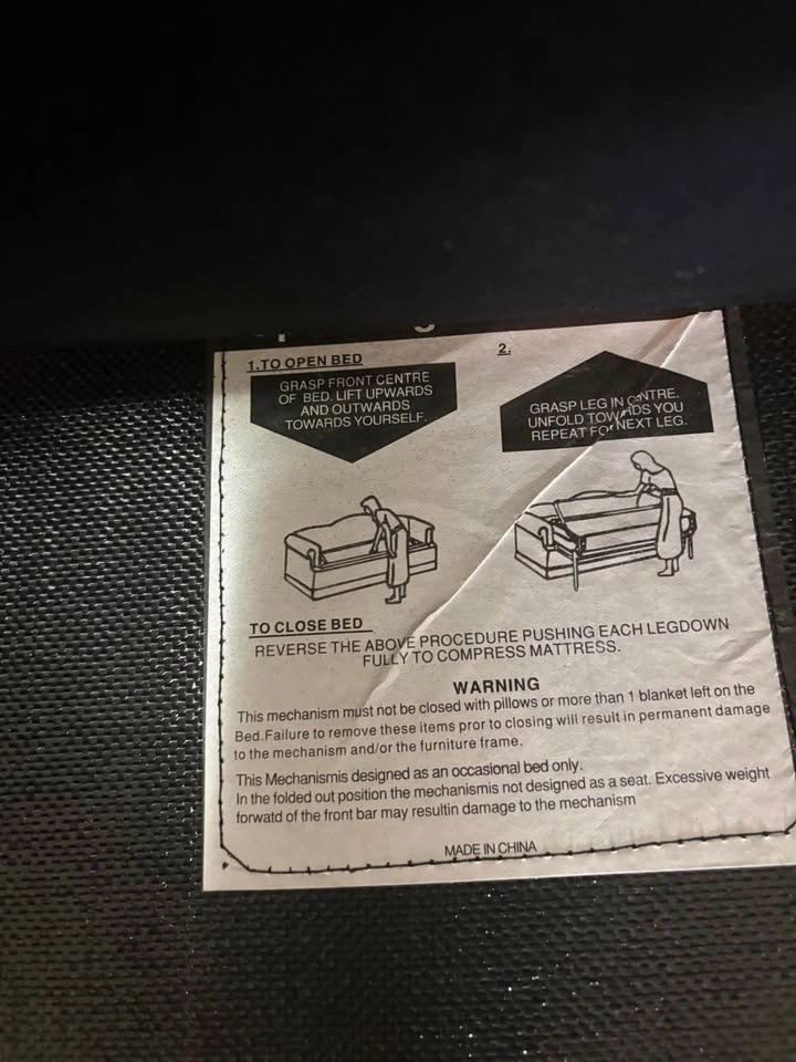 L Shaped Leather Couch (with Pull-out bed & storage!) - photo 4