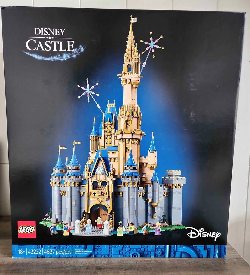 LEGO Disney Castle 43222 Retired Set Brand New