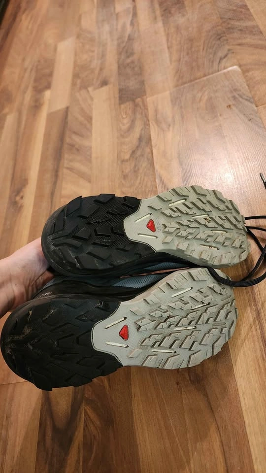 Salomon hiking shoes - photo 4