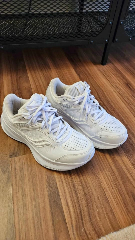 New Saucony White shoes for female