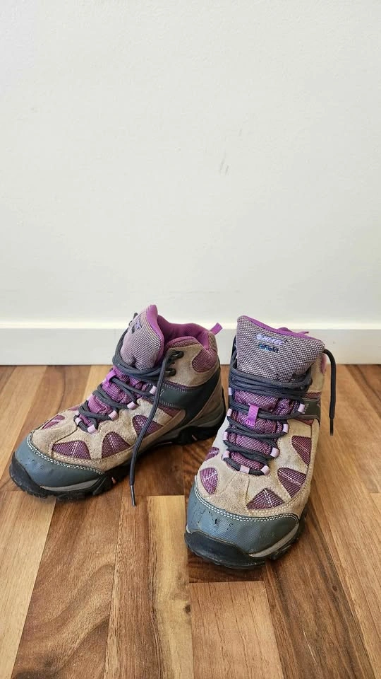 Women hi-tec hiking shoes