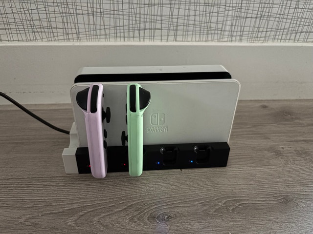 Nintendo Switch OLED + Joycon Charging Stand and Case - photo 3