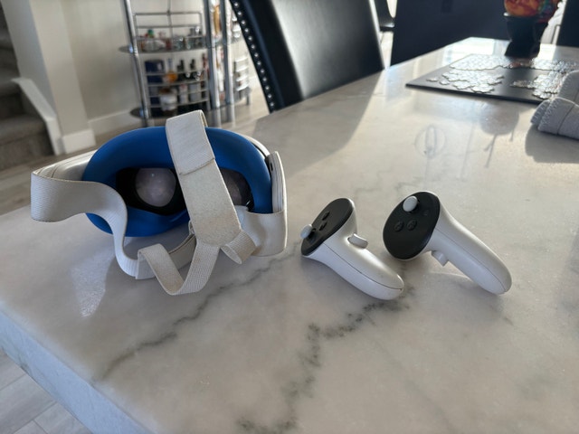 Meta Quest 3 VR Headset - photo 2