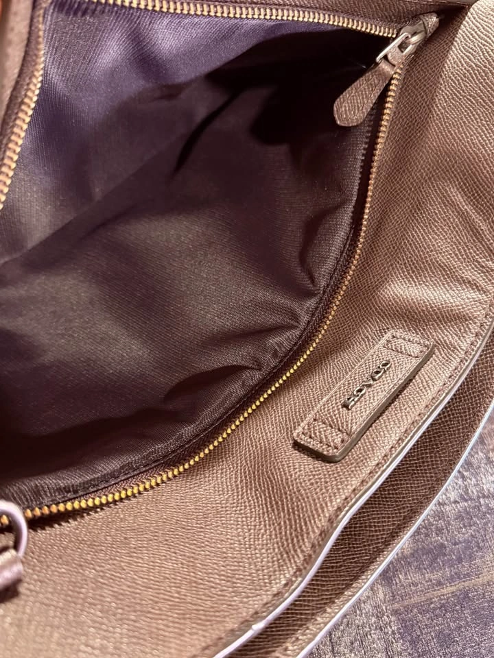 Coach Two-Tone Tote Bag with Crossbody Strap - photo 3