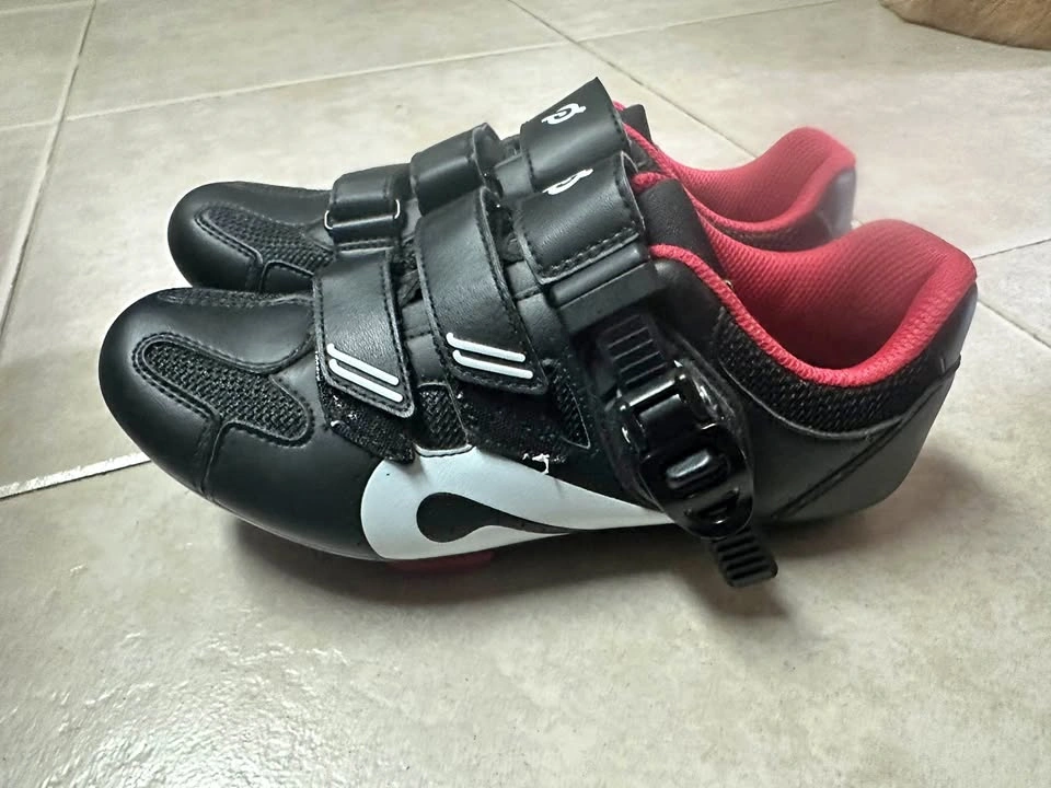 Peloton Shoes / Cleats (Women’s Size 6)
