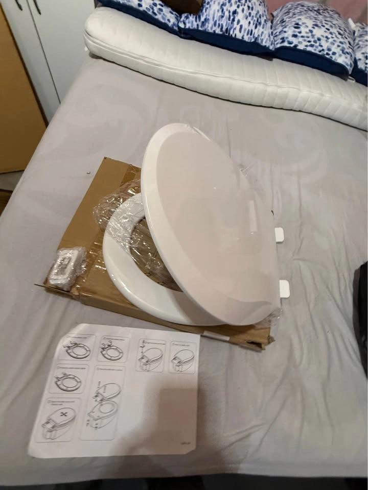 White toilet seat with slow close standard Size 14.3-16.5 inch - photo 5