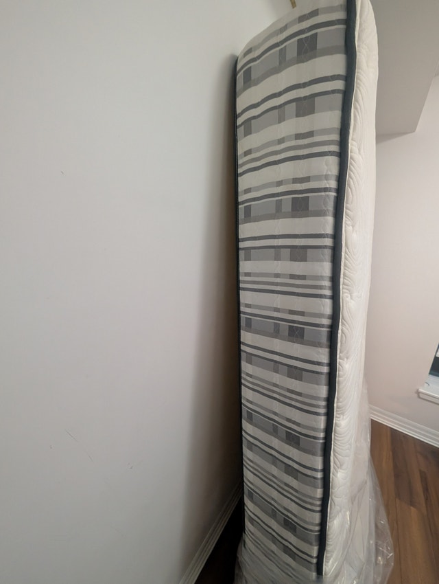 Sealy Full Size Foam Mattress - photo 3