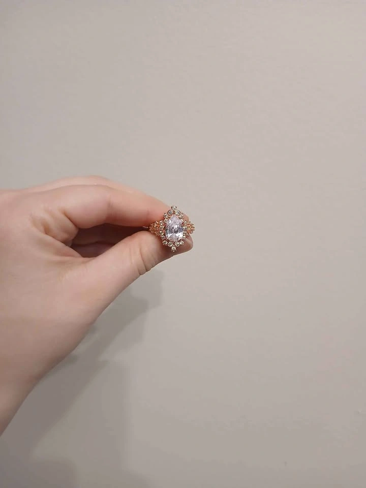 Elegant Rose Gold Ring with Gemstone, size 7 - photo 5