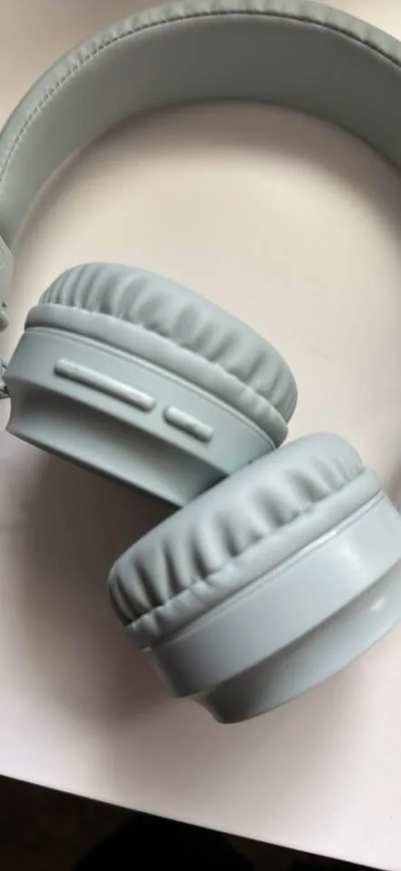 The Jilly box Bardot wireless headphones image indicator(2)