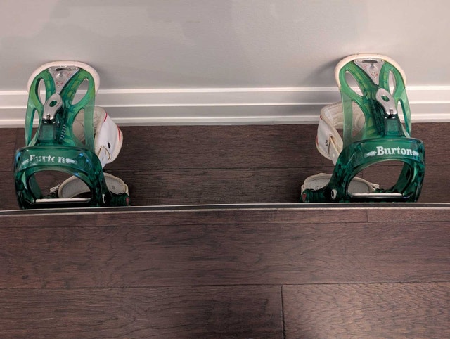 Snowboard & Bindings Package - photo 4