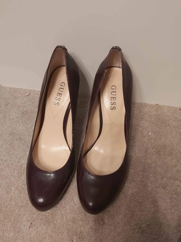 GUESS dark purple heels, size 7 - photo 2
