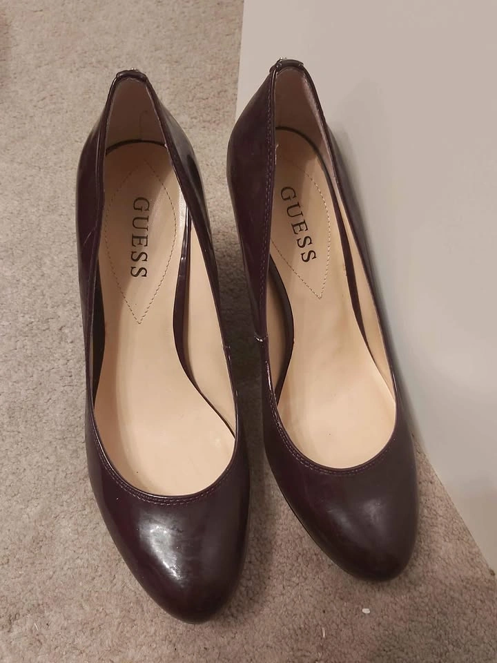 GUESS dark purple heels, size 7 - photo 5