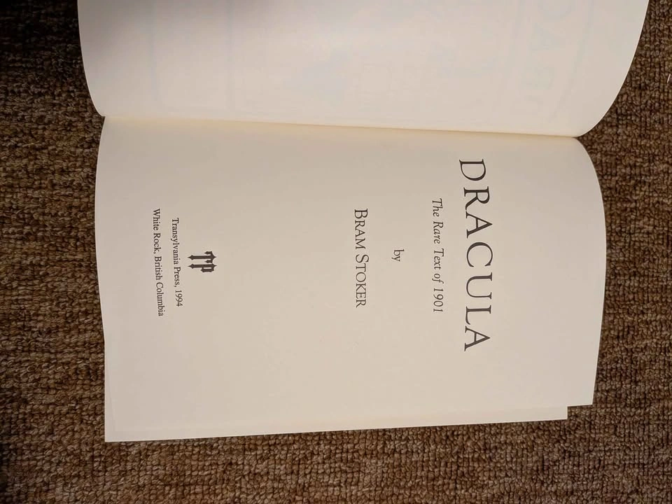 Dracula: The Rare Text of 1901 (1994 Transylvania Press) - photo 2
