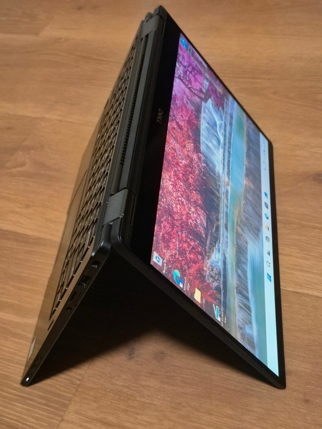Dell Latitude 7390 2-in-1 w/1TB m2 SSD & Docking Station - photo 3