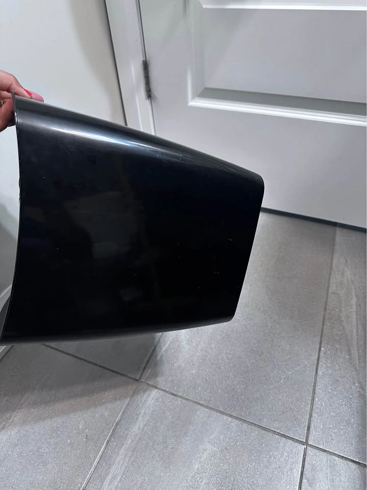 Black Plastic Wastebasket - photo 3