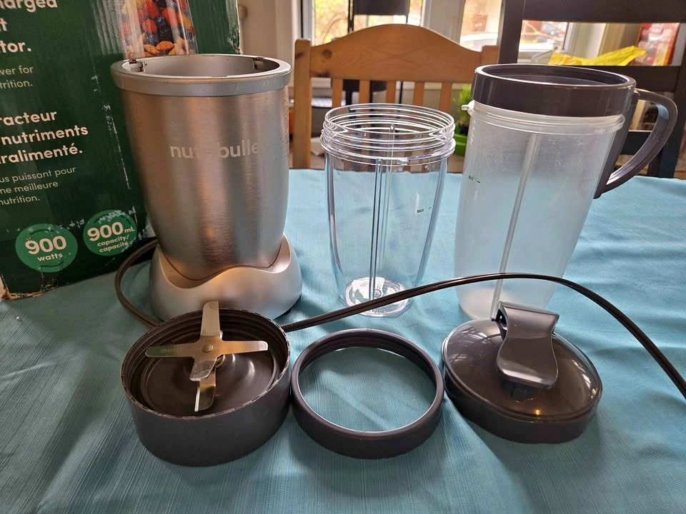 Nutribullet Pro with Attachments