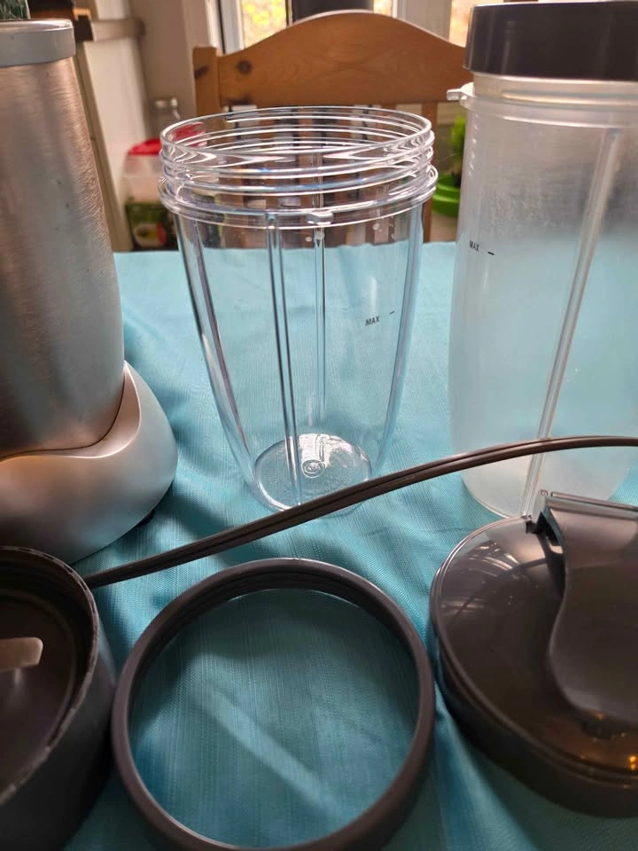 Nutribullet Pro with Attachments - photo 4