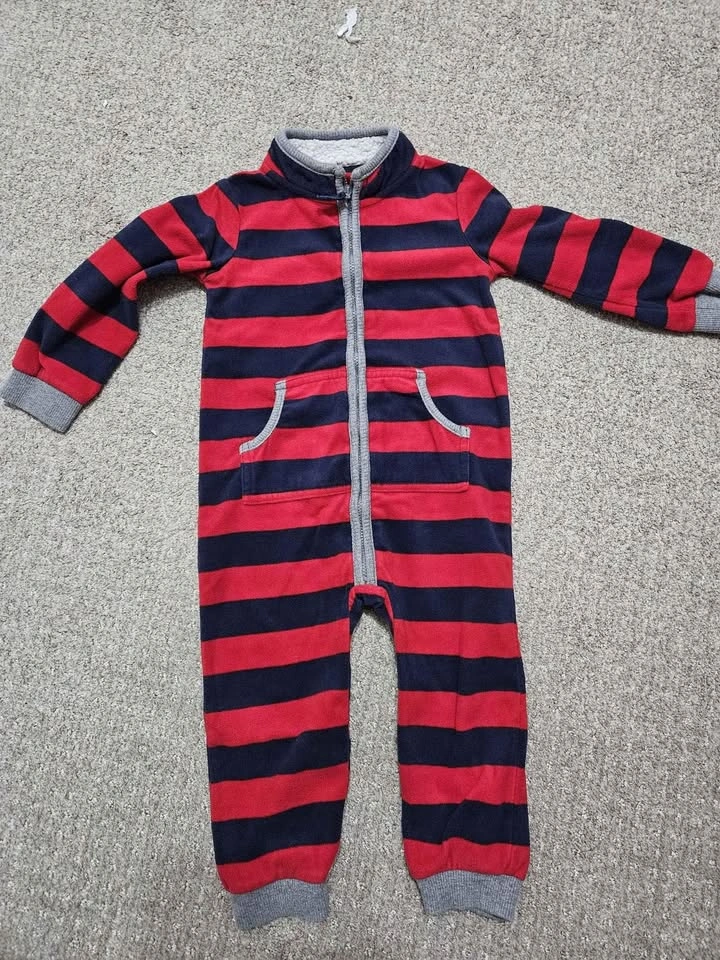 Red reindeer fleece one piece🏈