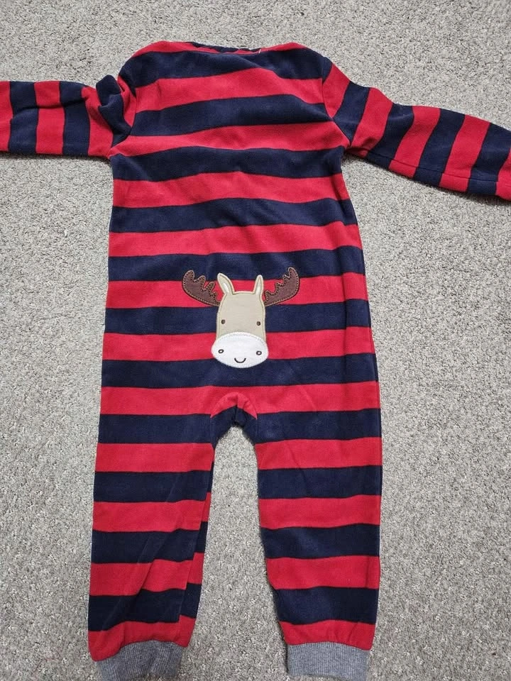 Red reindeer fleece one piece🏈 - photo 2