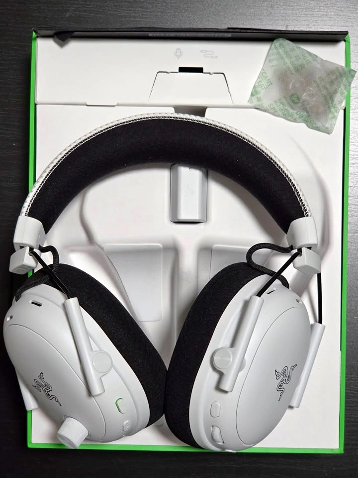 Razer BlackShark V3 Pro Wireless Gaming Headset - White