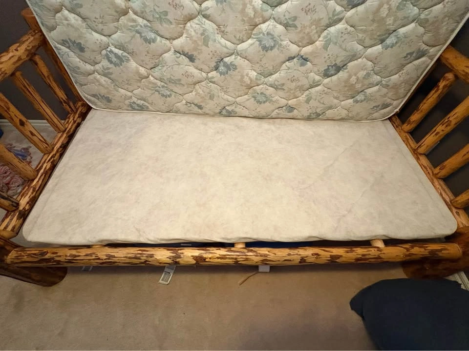 Single solid wooden bed and mattress - photo 3