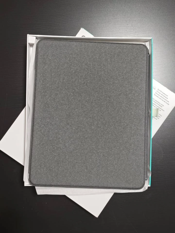 Logitech Combo Touch for iPad Pro 12.9" (5th/6th Gen) – New - photo 2