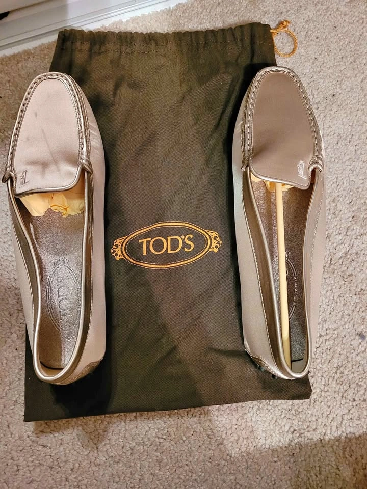 Tod's gold satin "heaven" moc stitched loafer size 9.5