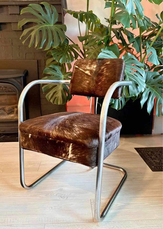 RARE GENUINE COWHIDE VINTAGE KEM WEBBER TUBULAR ACCENT CHAIR!