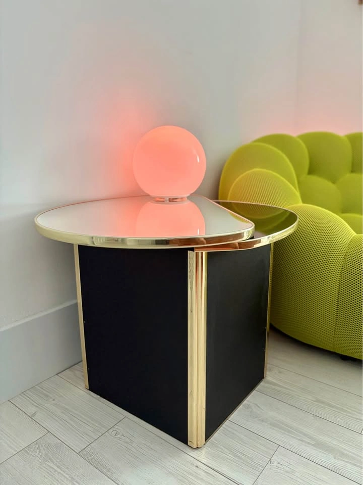 SET OF 2 VINTAGE POST MODERN BLACK BRASS MIRRORED PEDESTAL END T - photo 2
