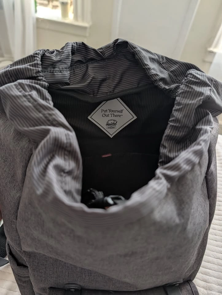 Herschel Little America Backpack Mid-Volume (21L) - Like New! - photo 3
