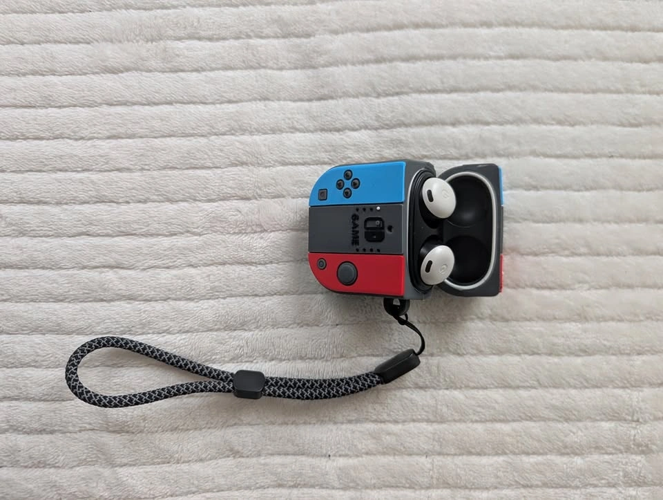 Google Pixel Buds Pro (Porcelain/Beige) + Rubber Case