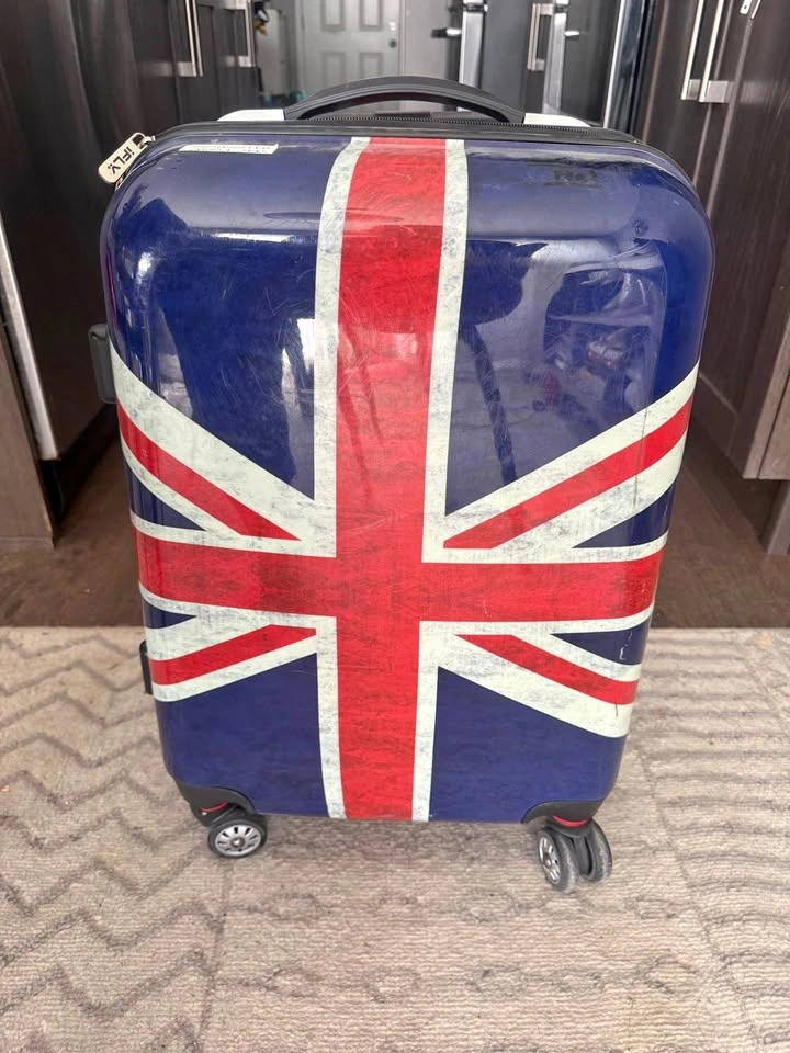 iFLY Union Jack Hardside Spinner Suitcase