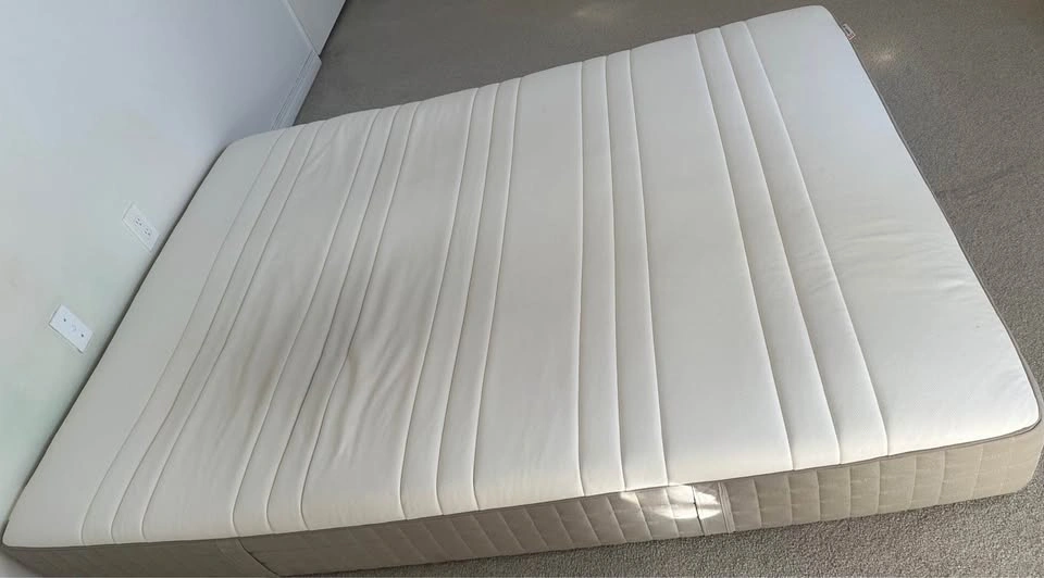 Queen size mattress - photo 2