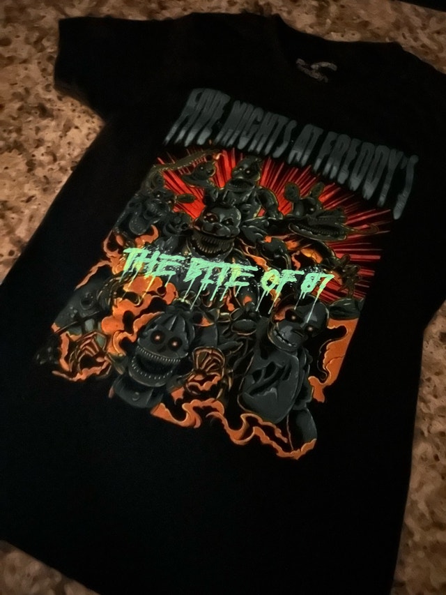 Five Nights At Freddy’s Tee (Glow in the Dark) 🏈