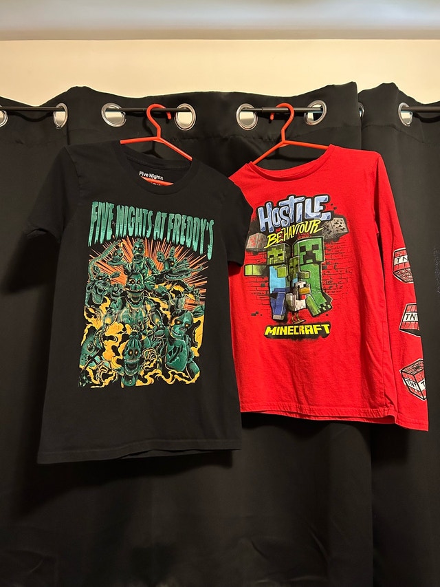 Five Nights At Freddy’s Tee (Glow in the Dark) 🏈 - photo 3