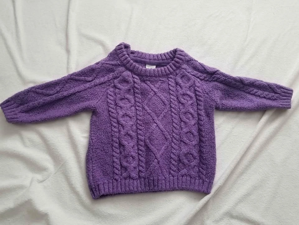 Baby girl sweater (6m)🏈