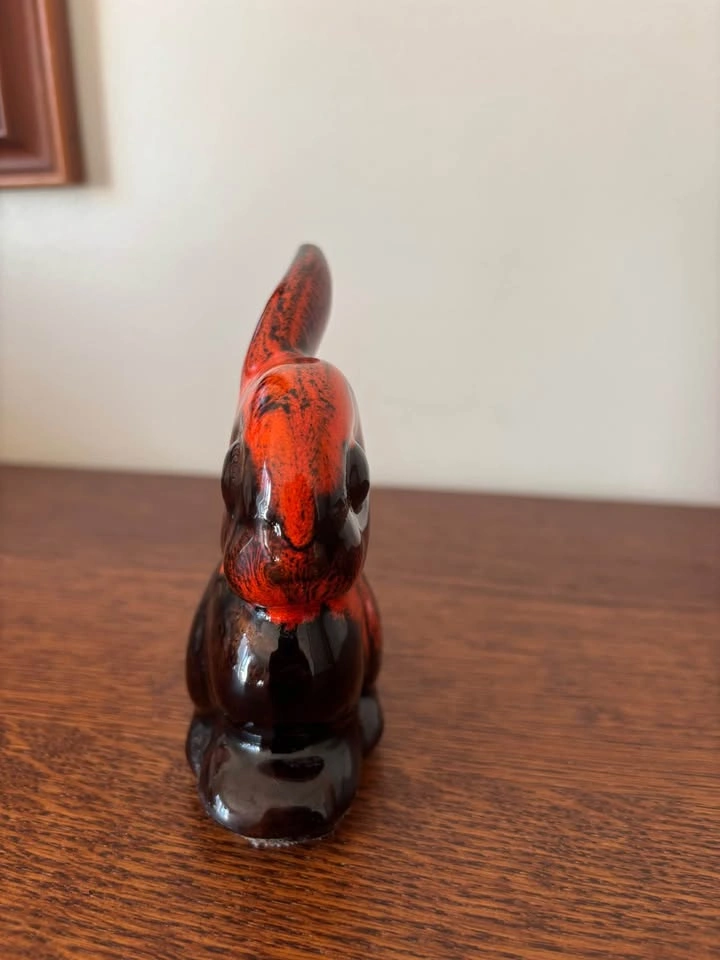 Vintage 1976 Evangeline Canada Art Pottery Rabbit Figurine - photo 3
