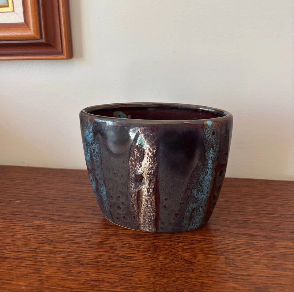 Vintage Canadian Art Pottery Oval Pillow Vase Fat Lava - photo 2